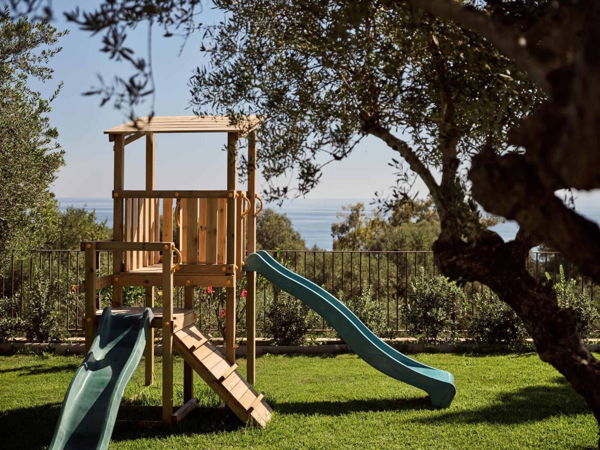 Vila Cicada Exclusive Villa, A Sea View Gem, By Thinkvilla